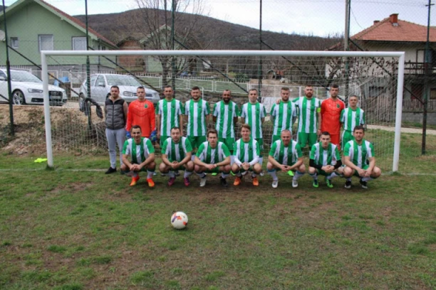 SPEKTAKL U KRIVELJU: Iskusni Petković je sa dva slobodnjaka odbio nalete Sloge, veliki broj navijača je imao prilike da vidi sedam golova! (VIDEO)
