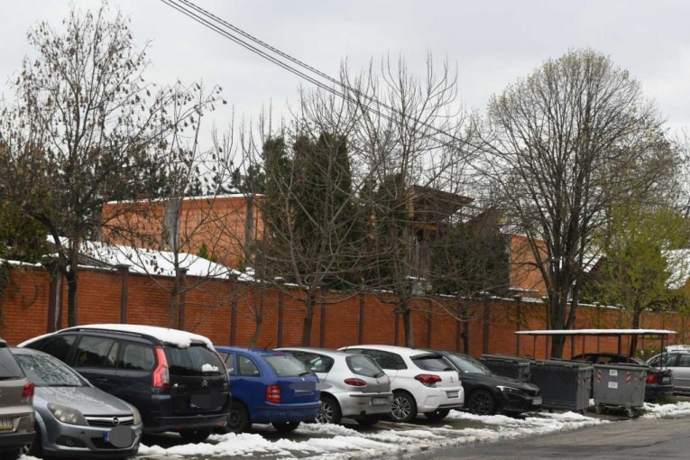 Divlja gradnja Lepe Brene