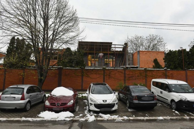 Divlja gradnja Lepe Brene