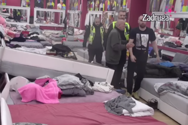 Zvezdan prevrnuo Ani krevet 