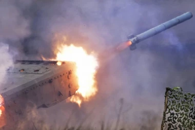 ORUŽJE KOJE IZAZIVA PANIKU: Ruski padobranci u Ukrajini ispaljuju "suncopek"