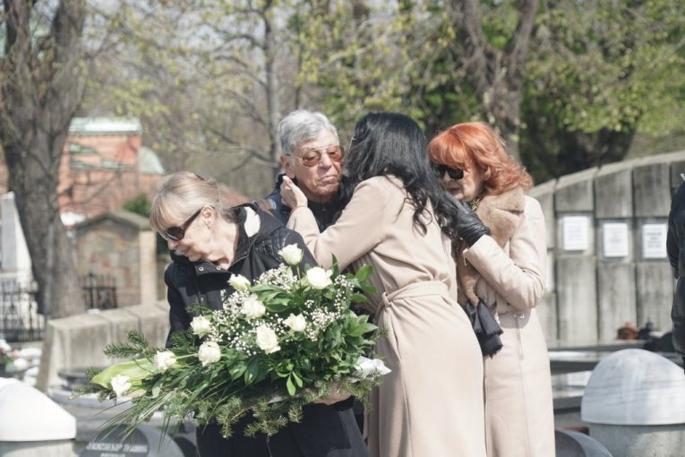 Tozovac pomen dve godine