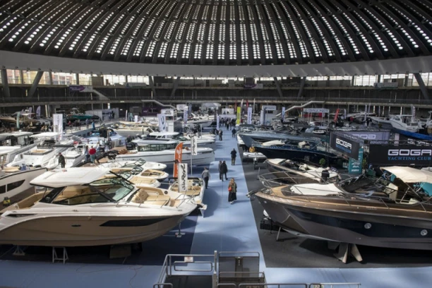 POLA MILIONA EVRA ZA NAJLUKSUZNIJU JAHTU! Dvosoban stan na vodi - SAJAM NAUTIKE ODUŠEVIO POSETIOCE! (VIDEO)