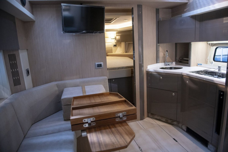 Dnevni boravak jahta