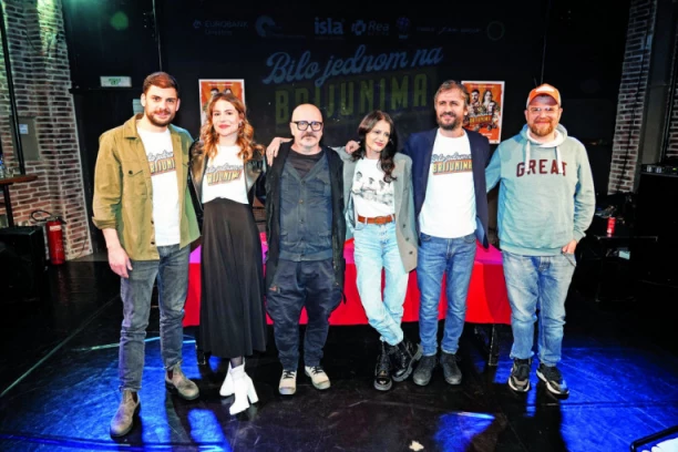 Milan Marić kao Ričard Barton u predstavi "BILO JEDNOM NA BRIJUNIMA"! Evo ko glumi TITA i JOVANKU