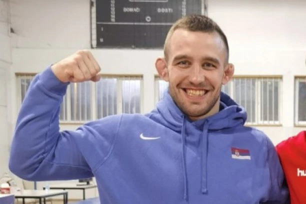 SENZACIJA: Srbin uzeo medalju usred Tirane!