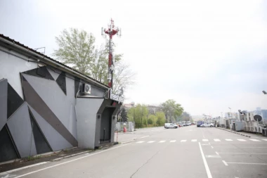 FRISTAJLER NIJE IMAO RADNU DOZVOLU! Došlo je do sitne svađe, nekon čega je gost PUCAO