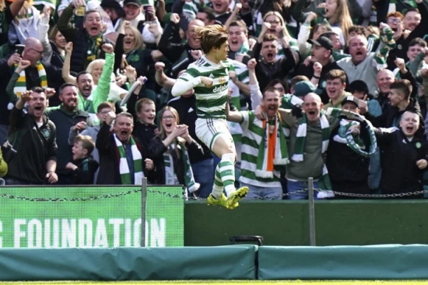 BIZARNA PORUKA ZA KRALJA ČARLSA: Možeš da nabiješ krunisanje u ... (VIDEO)