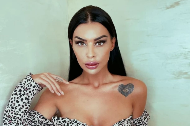 ZERINA UPRAVLJA HELIKOPTEROM: Bivša zadrugarka ostvarila SAN, pa poslala muškarcima BRUTALNU PORUKU! (FOTO)