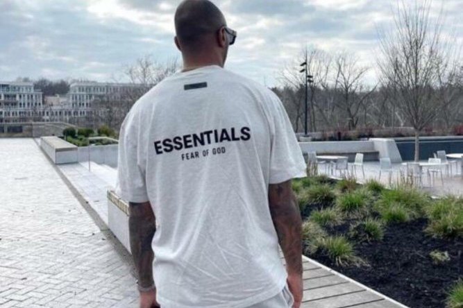 Zoranah u vezi sa Eloj Rumom?