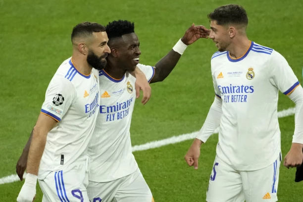 NAPRAVIO MU SAČEKUŠU: As Reala na parkingu NOKAUTIRAO fudbalera Viljareala!