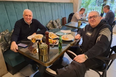 EKSKLUZIVNO! STIGLA POTVRDA OD ŽOCOVOG PRIJATELJA: Obradović ostaje u Partizanu! "Svratio je na času piva, sam isprži jaja u kafiću..."