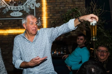 NAJBOLJI OBRADOVIĆEV PRIJATELJ ZA REPUBLIKU: Zalićemo Žocovim pivom plasman na F4 (FOTO)