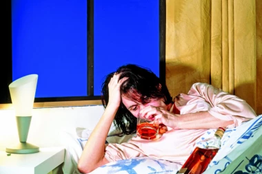 PIJU KAO SMUKOVI! Žene u Srbiji se sve više odaju alkoholu! ČAŠICA IM I MUŽ, I DRUG I LEKAR!