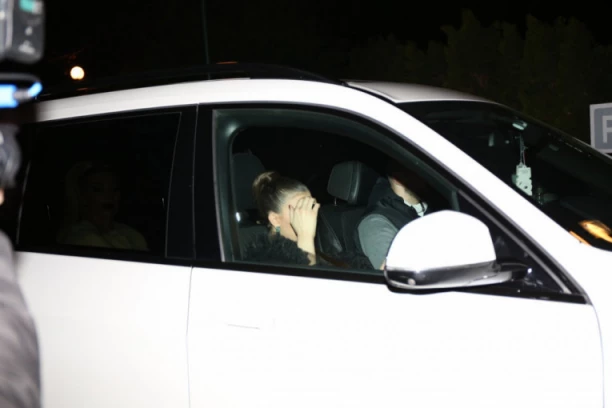 CECINA SESTRIČINA SLAVI PUNOLETSTVO! Stigla na rođendan sa Lidijom, a OVA pevačica će zabavljati goste! (VIDEO)