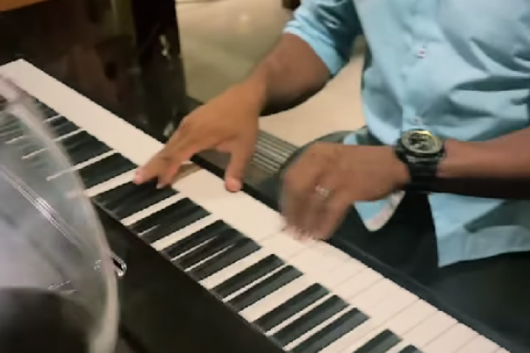 Dara Bubamara otišla na odmor u Brazil slike