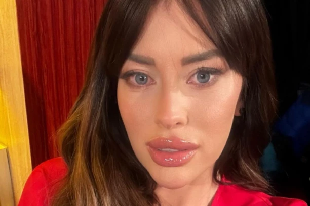 AMIDŽIĆEVA DEVOJKA NEPREPOZNATLJIVA! Mina podelila fotku iz prošlosti, samo jedan detalj odaje da se radi o njoj! (FOTO)