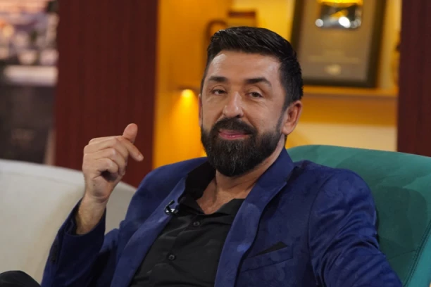 EKSKLUZIVNO! Saznajemo ko je devojka Ognjena Amidžića, voditelj sve potvrdio! (FOTO)