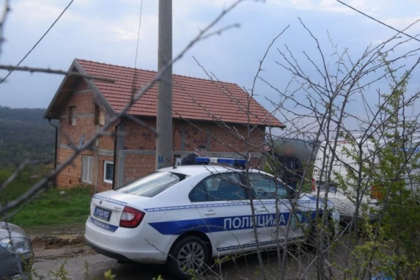 DEČAK (10) UBODEN U STOMAK U RIPNJU! Hitno prevezen u bolnicu, policija ISPITUJE slučaj!