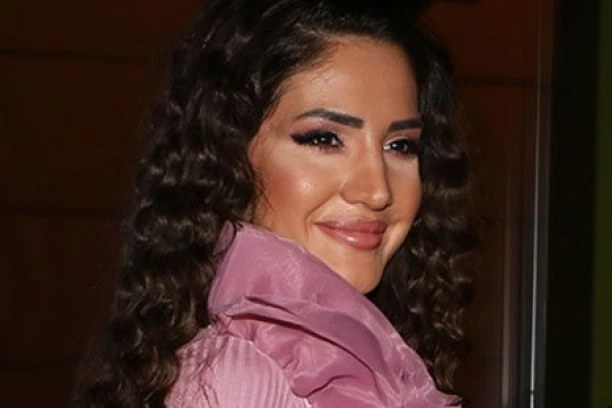 ZVEZDANOVA GUTALICA ZAVRŠILA KOD ZUBARA: Anđela proverila zubiće, pa ih oprala, spremna za nove pobede!