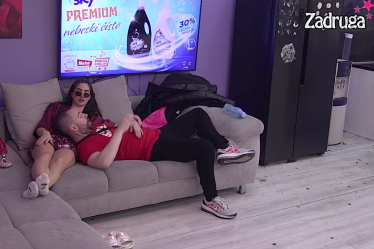 Zvezdan miriše Anđeli ruke