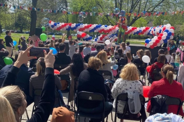 OTVORENE "VASKRŠNjE ČAROLIJE“ U TOPČIDERSKOM PARKU: Na radost najmlađih, Savski venac danas bogatiji za rekordan broj dečjih osmeha!