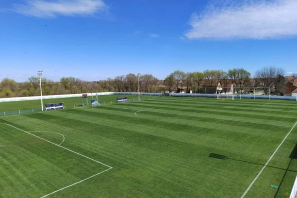 SPEKTAKULARAN GOL ZA PUŠKAŠA U STARIM BANOVCIMA: U poslednjim trenucima meča MAESTRALAN pogodak Pavlovića! (VIDEO)