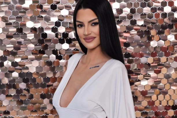 TARA UDARILA ŽESTOKO NA BIVŠEG! Nakon raskida ''zakucala'' ga jednom rečenicom! (FOTO)