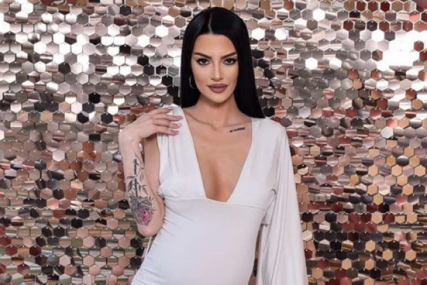 TARA SIMOV REŠILA DA NAPLATI SVAKU SVOJU SUZU: Nakon porođaja sprema "zabavu", evo ko se neće dobro provesti!