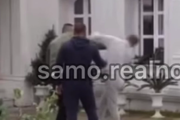 SKANDAL! Car ZLOSTAVLJA povređenog Bilala, zadrugari ZAPOMAŽU na sav glas: Nemoj, boli ga noga! (VIDEO)