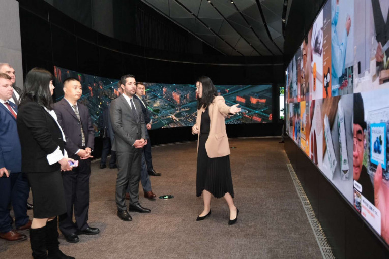 Ministar Momirović u poseti