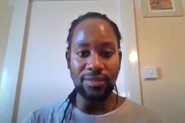 PROGOVORIO JE TEK U 11. GODINI, A NAUČIO DA ČITA SA 18! Sada je NAJMLAĐI PROFESOR na Kembridžu! NEVEROVATNA PRIČA! (FOTO)