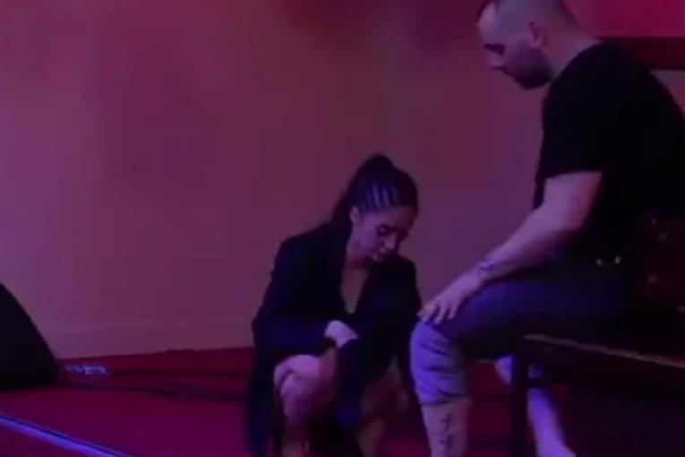 Anđela obuva Zvezdana