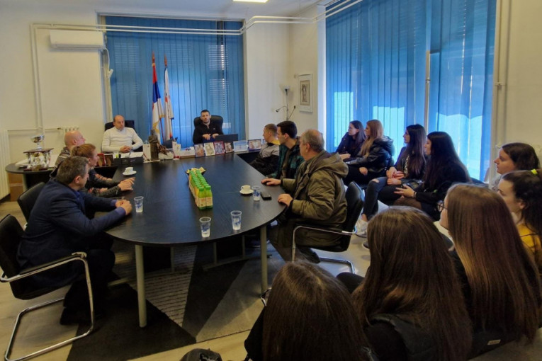 Deca sa Metohije u poseti SSS-u