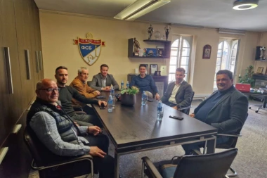 MOŽE I OVAKO: FSB je velike rivale na terenu spojio na jednom mestu, "ratovi" saopštenjima bi trebalo da budu prošlost!