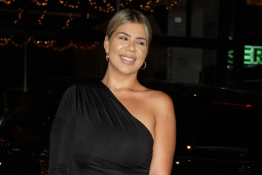 ŽIVOT DELI NA PRE I POSLE OPERACIJE! "Zvezda granda" izgubila 88 kilograma, pa progovorila o KOMPLIKACIJAMA!