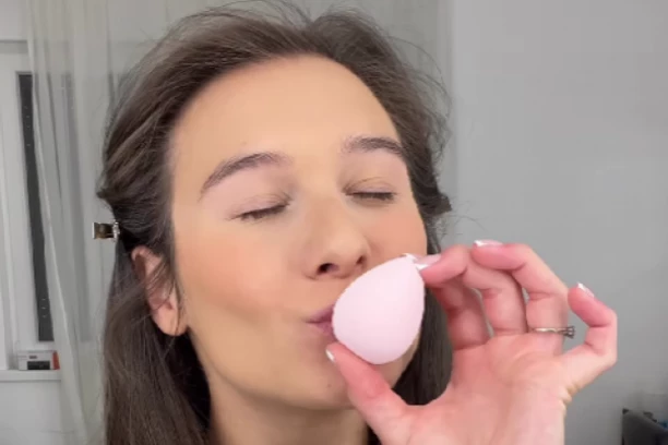 "KAO DA IH JE KLALA NOKTIMA" Džehvinu snajku napali da PREPRODAJE oštećene kineske PROIZVODE, izgorele mreže! (VIDEO)