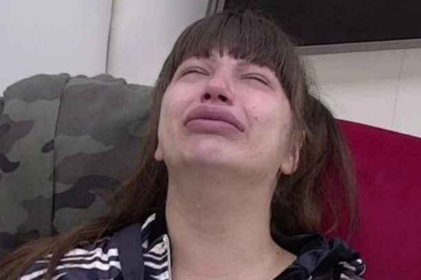 MILJANA KULIĆ PROŠLA KROZ STAKLO ZBOG SVAĐE SA ZOLOM: Odlučila da napusti Zadrugu, pa napravila lom na imanju! (VIDEO)