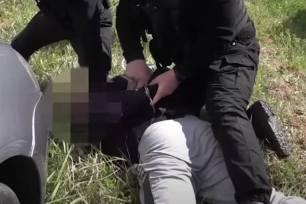 FILMSKO HAPŠENJE U SMEDEREVU! Smederevac i Crnogorac "pali" sa bunkerom punim droge i oružja!(VIDEO)