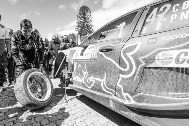 MUK U HRVATSKOJ ZBOG VELIKE TRAGEDIJE: Poznati reli vozač poginuo u Zagrebu!