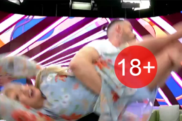 ŠOK U JUTARNJEM PROGRAMU! Voditeljka poletela u VAZDUH, sevnule GAĆICE, sve se videlo! (VIDEO)