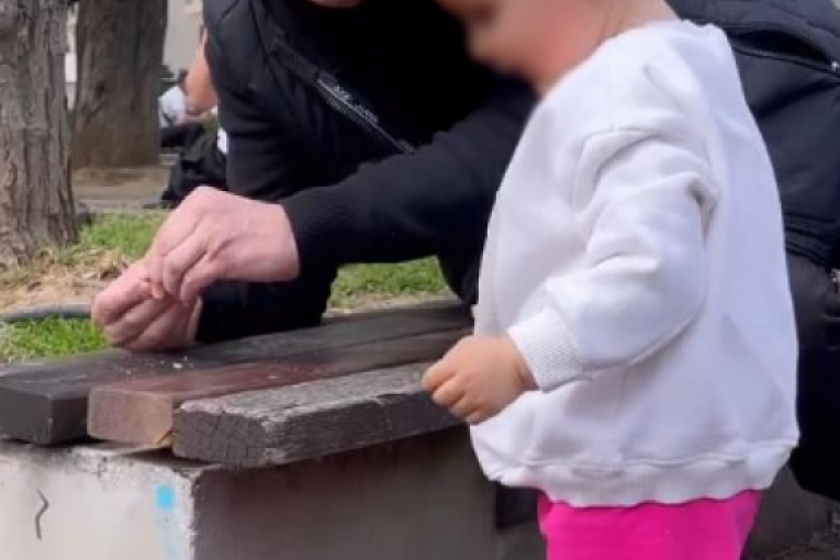 Željko Samardžić sa unukom Anđelijom