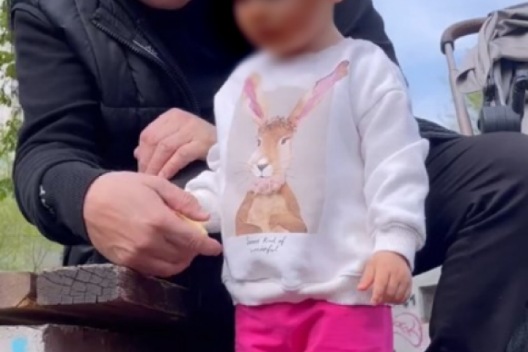 Željko Samardžić sa unukom Anđelijom