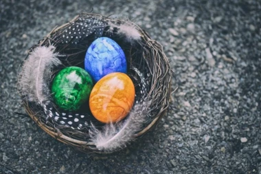 OVO SU NAJZANIMLJIVIJI OBIČAJI U SVETU ZA USKRS: Svi farbaju jaja za najveći hrišćanski praznik, a ovo su glavne razlike