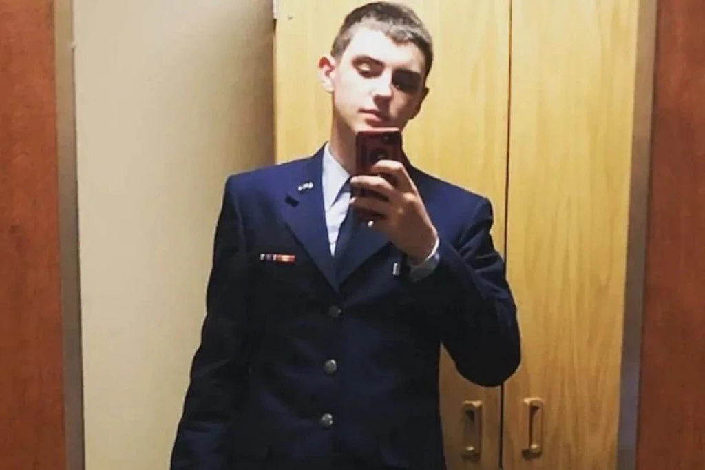 KO JE KRTICA IZ PENTAGONA?! Mladić voleo video-igrice i bio protiv rata, oglasili se i njegovi prijatelji!