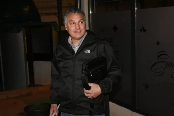 ĐOLE NIJE POZVAN NA NININ ROĐENDAN! ŠOK! Gagi Đogani prekinuo ĆUTNJU: Anabeli sam dao sve pesme, Fanki Dži me ne zanima! (VIDEO)