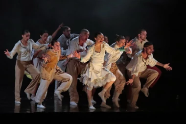 "DVOSTRUKO UBISTVO" ZA KRAJ: Uz fanfare i zagrljaje spuštena zavesa na 20. Beogradski festival igre