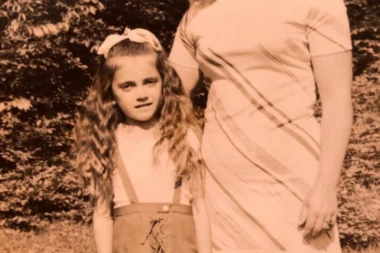 PREPOZNAJETE LI PEVAČICU SA SLIKE? Dvehiljaditih je HARALA estradom, a onda je samo NESTALA, nećete verovati da je ovo ONA! (FOTO)