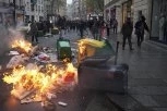 DEMONSTRANTI U FRANCUSKOJ SE NE SMIRUJU POSLE UBISTVA TINEJDŽERA! Više od 400 uhapšenih, policajac se izvinjava, 40.000 organa reda na ulicama...!