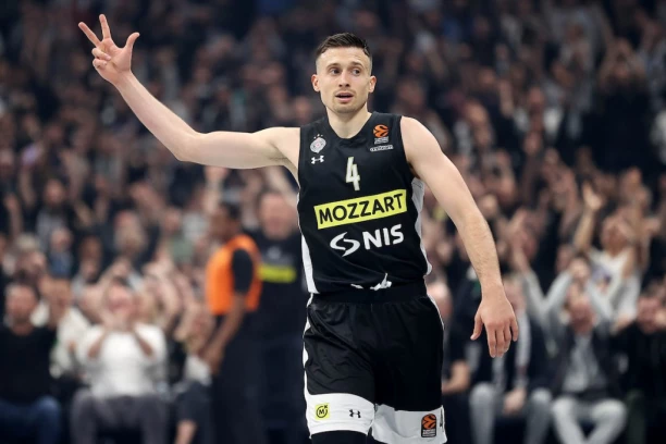 PANTER DOLAZI DVA SATA RANIJE I VEŽBA OVAJ ŠUT: Avramović otkrio šta stoji iza SENZACIONALNE trojke!